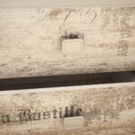 Κομοδίνο Pump 45x41x43cm Λευκό με Μοντέρνα Διακόσμηση - Image 2